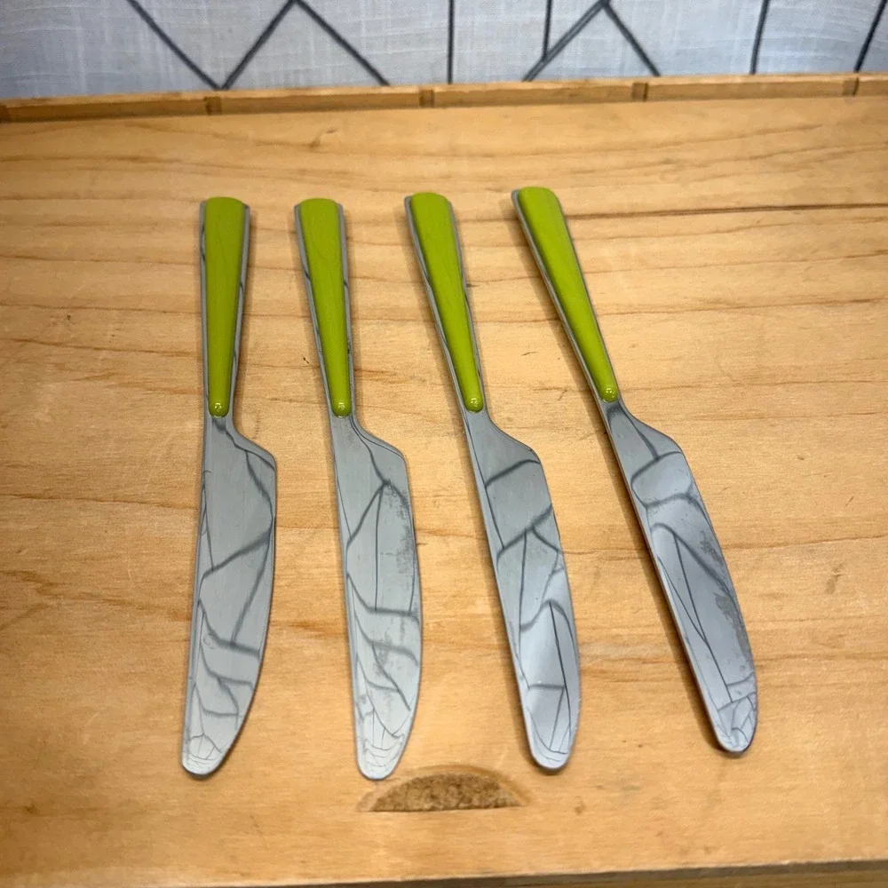 Fiesta Lemongrass Green Steak Knives Set of‎ 4 Stainless Steel Serrated W-16 9